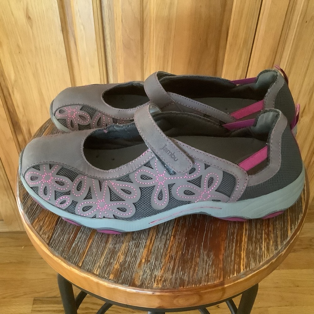 Jambu Mary Janes Size 9.5